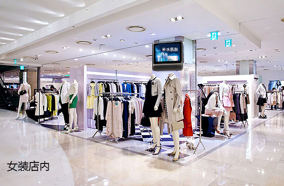 女装店内
